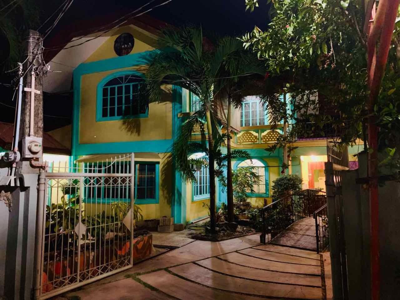 Colors Boutique Hostel Puerto Princesa Zewnętrze zdjęcie